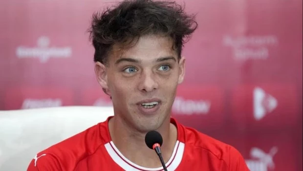 La provincia de Buenos Aires inhabilitó a Santiago Maratea por conducir sin cinturón y filmándose