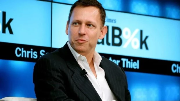 Peter Thiel combina los negocios tecnológicos con el pensamiento político y las inversiones.