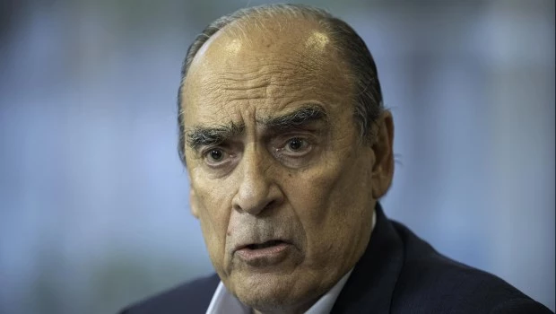 Francos apuntó contra Adorni: “Yo nunca hubiera estado en esa situación”