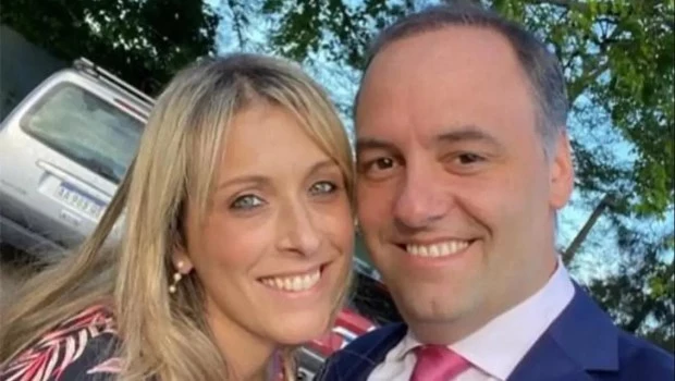 Piden archivar la denuncia por el viaje de la esposa de Adorni en un avión oficial