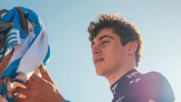 Colapinto emocionado antes de su exhibición en las calles de Palermo