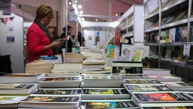 Afiche sobre el estreno del documental en la Feria del Libro, luego cancelado.