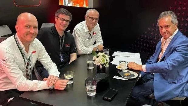 Scioli, tras la exhibición de Colapinto: “Están dadas las condiciones para que la F1 vuelva a la Argentina”