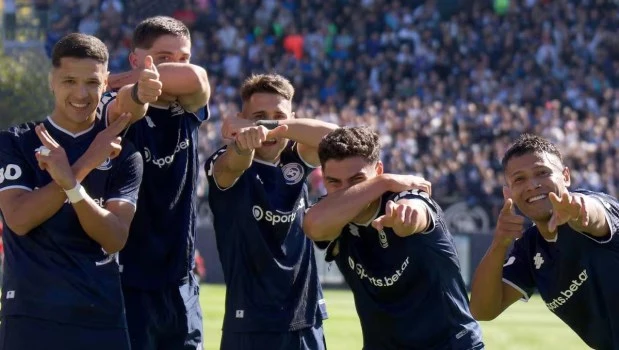 Independiente Rivadavia goleó 5-1 a Gimnasia de Mendoza y se aseguró la primera posición de la Zona B