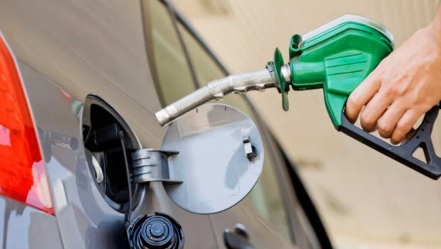 Las ventas de combustible al público bajaron 1,8% interanual en marzo