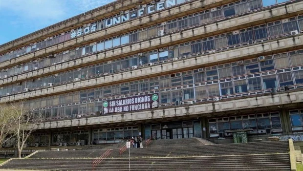 Paro del personal docente y no docente de la UBA por comunicado de Capital Humano