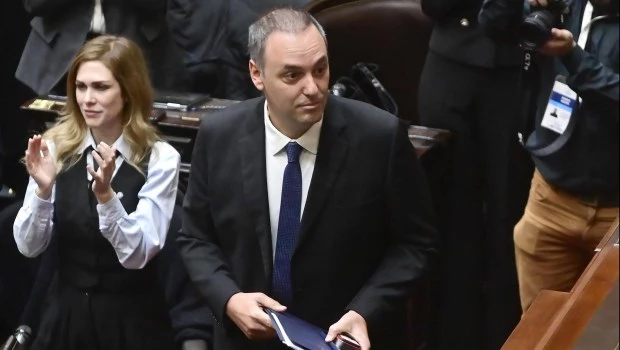 Adorni fue al Congreso y aseguró que no cometió ningún delito y que no renunciará