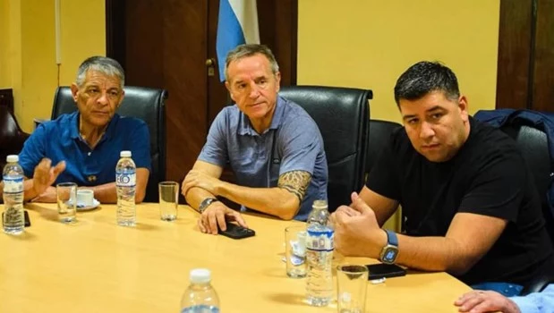 Argüello, Sola y Jerónimo, triunviros de la CGT, no descartan la realización de un paro contra el Gobierno.