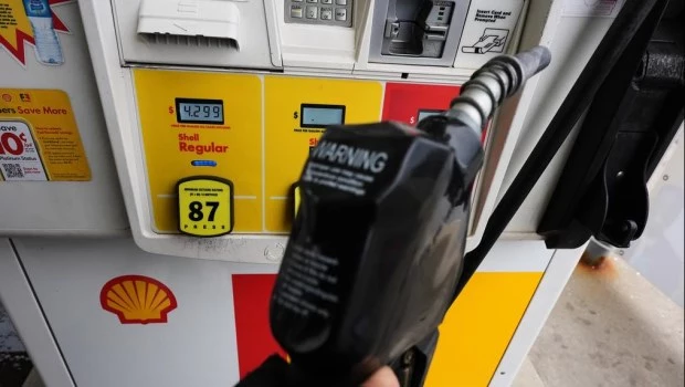 El Brent alcanza 123 dólares por barril por los temores sobre la guerra con Irán y las bolsas retroceden