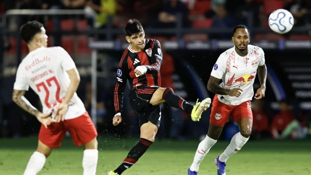 Agónico triunfazo de River en Brasil