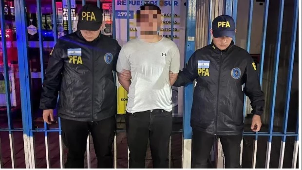 Arrestan en Lanus a un ruso acusado de operar una red global de 'fake news'