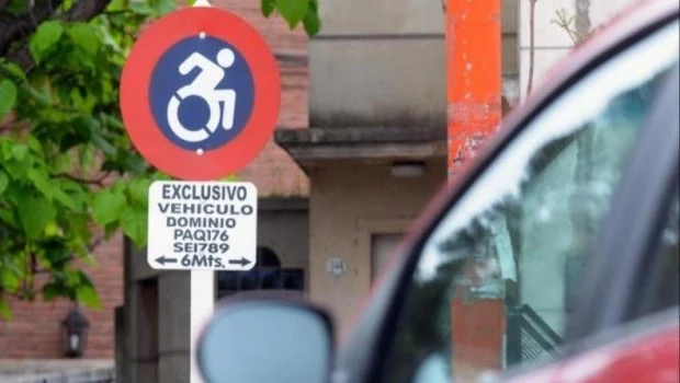 Levantan en la Ciudad 72 estacionamientos para personas con discapacidad que no estaban habilitados