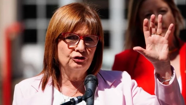 Bullrich dijo que Adorni tiene que presentar su declaración de bienes de forma “inmediata”