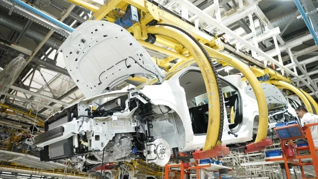 Se desplomó en abril la producción de autos por factores estacionales y recambio de modelos