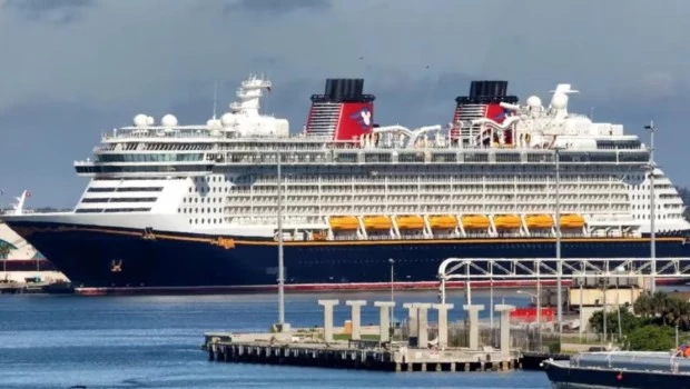 Arrestaron a 28 tripulantes de un crucero en EE.UU. y desbaratan una red de pedofilia