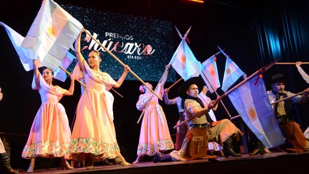 De marcado carácter federal, los Premios Chúcaros distinguen las mejores propuestas de danza folklórica para escenario.
