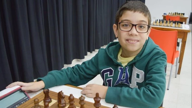 Faustino Oro hizo historia: se convirtió en Gran Maestro de ajedrez a los 12 años