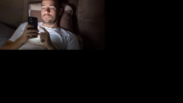 Scrolleo de fatalidades: consejos para proteger la salud mental