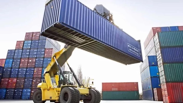 Las importaciones de bienes para la producción cayeron un 7,8% interanual