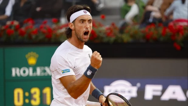 Tirante da el batacazo en el Masters de Roma al vencer al italiano Cobolli para avanzar a los octavos de final