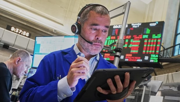 Hitos de un lunes con euforias: el riesgo país, Wall Street y Transener