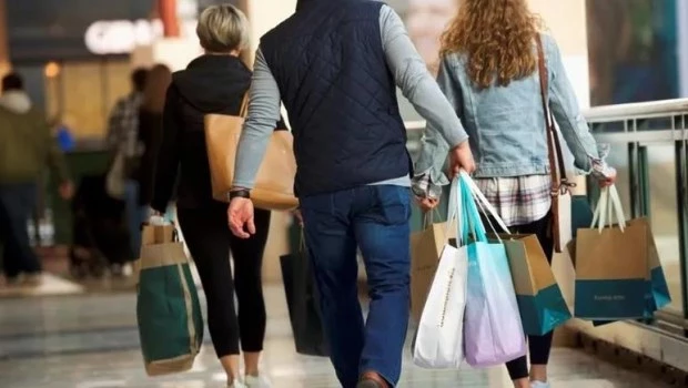 El consumo privado cayó 0,6% en abril
