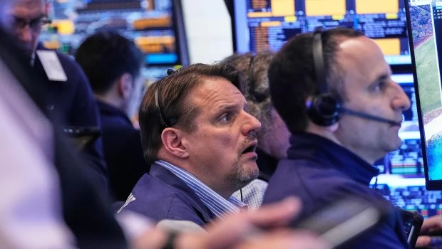 Sucesión de récords históricos en Wall Street y el Merval ni se mosquea