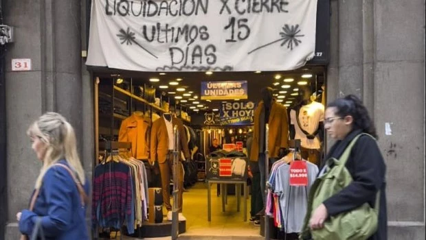 “La proyección que tenemos en I+D es que la industria va a seguir perdiendo en torno a 5.000 empleos formales por mes”, destaca el economista Diego Coatz.