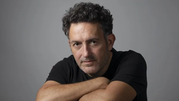 El español Mikel Santiago pasó por Buenos Aires para presentar ‘La chica del lago’.