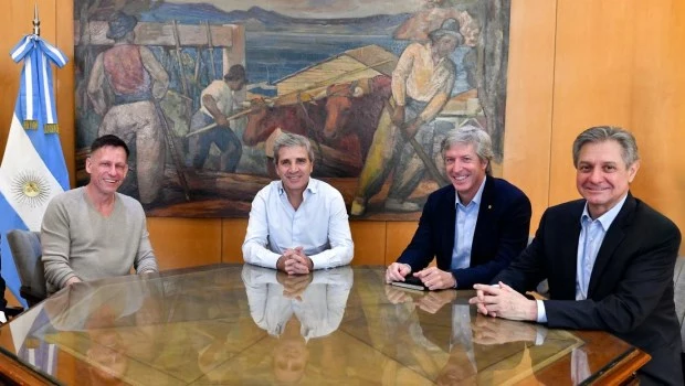 Peter Thiel visitó el Palacio de Hacienda, donde conversó con Luis Caputo, Santiago Bausili y José Luis Daza.