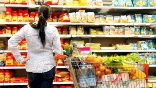 La confianza del consumidor cortó la racha negativa y subió en mayo
