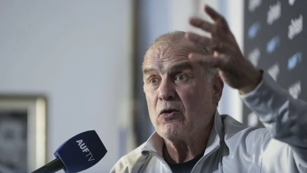 Marcelo Bielsa confirmó que dejará la selección de Uruguay tras el Mundial