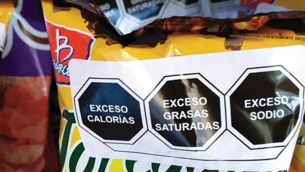 Propusieron eliminar los octógonos negros en los envases de alimentos
