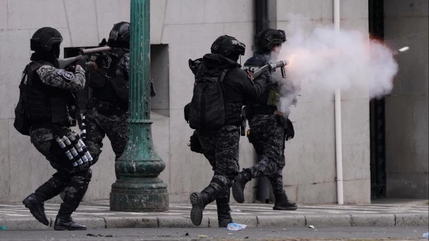 Bolivia registra nuevos enfrentamientos violentos entre manifestantes y policías