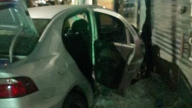 Un violento choque en Belgrano dejó varios heridos y graves destrozos en la zona