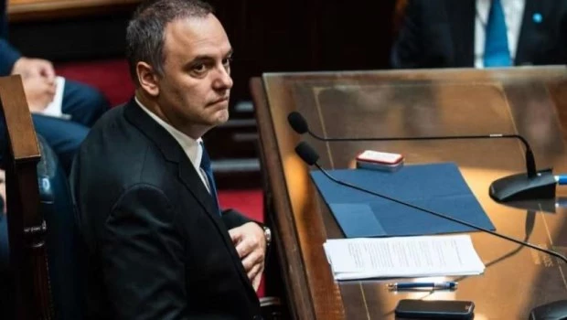 La Justicia evalúa citar a indagatoria a Adorni antes de la feria