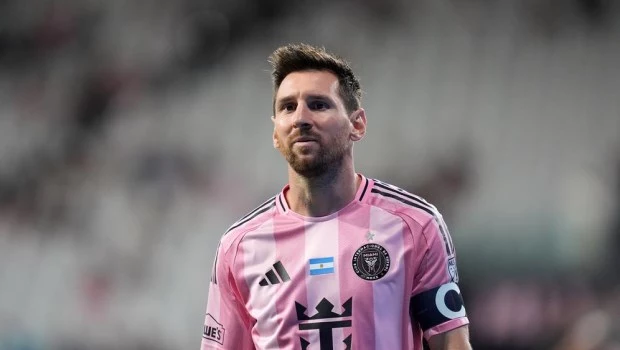 Messi encendió las alarmas, pero solo fue una carga muscula