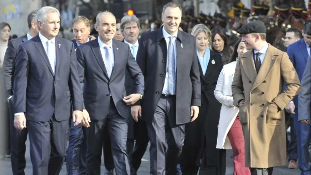 El Gabinete en pleno rumbo a la Catedral.