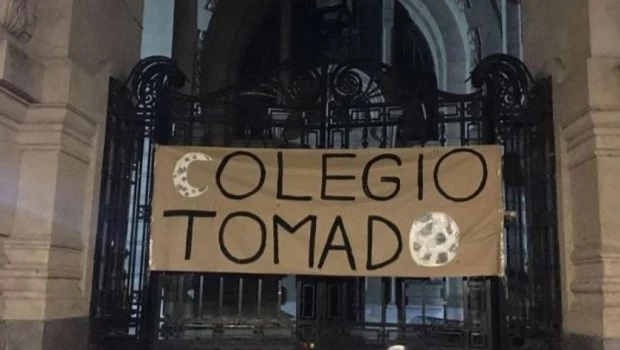 Toman los colegios Nacional Buenos Aires y Carlos Pellegrini en reclamo por el financiamiento universitario