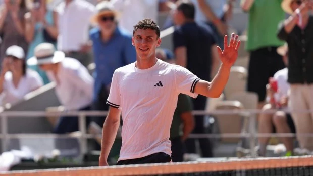 Juan Manuel Cerúndolo dio el batacazo del año y eliminó a Sinner en Roland Garros