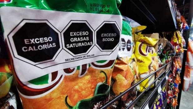 Nutricionistas alertan sobre la eliminación del Etiquetado Frontal: se “hipoteca el futuro” de la salud