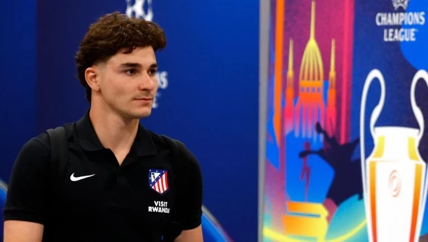 Atlético Madrid le dedicó irónicos posteos al Barcelona en medio de la negociación por Julián Álvarez
