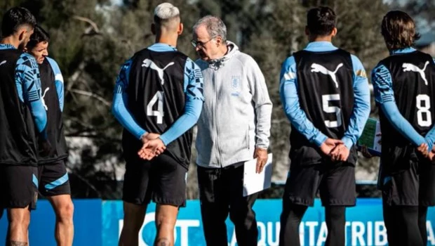 Bielsa confirmó a los 26 uruguayos que irán al Mundial