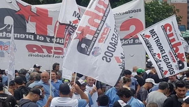 Reforma laboral: oficializan cambios en convenios, sindicatos y plataformas digitales