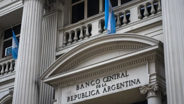 Milei celebra: el BCRA encadenó cien jornadas seguidas comprando dólares