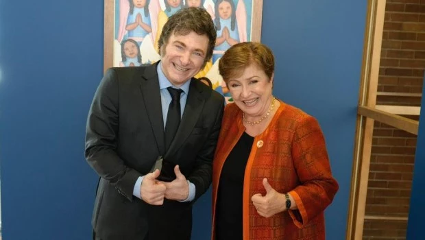 El FMI dijo que la proyección para Argentina es alentadora y destacó la compra de dólares