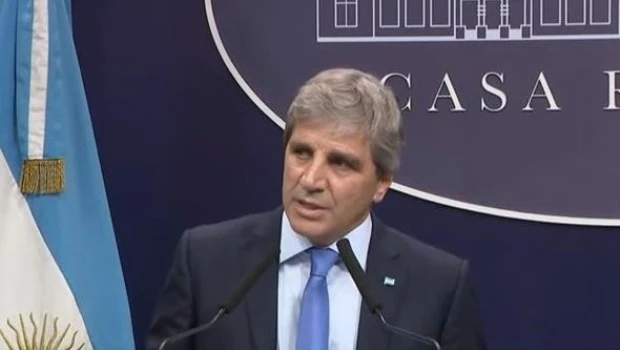 Caputo aclaró que la compra de dólares estará entre US$10.000 y US$ 17.000 millones