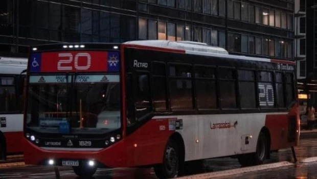 La UTA pide un aumento de sueldos y amenza con un paro de colectivos