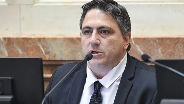 El senador Paoltroni le apuntó a Victoria Villarruel: “Se le está cayendo la careta”