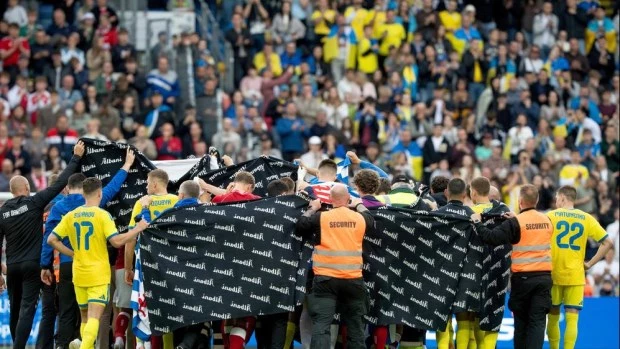 Christian Eriksen se desplomó durante el amistoso entre Dinamarca y Ucrania
